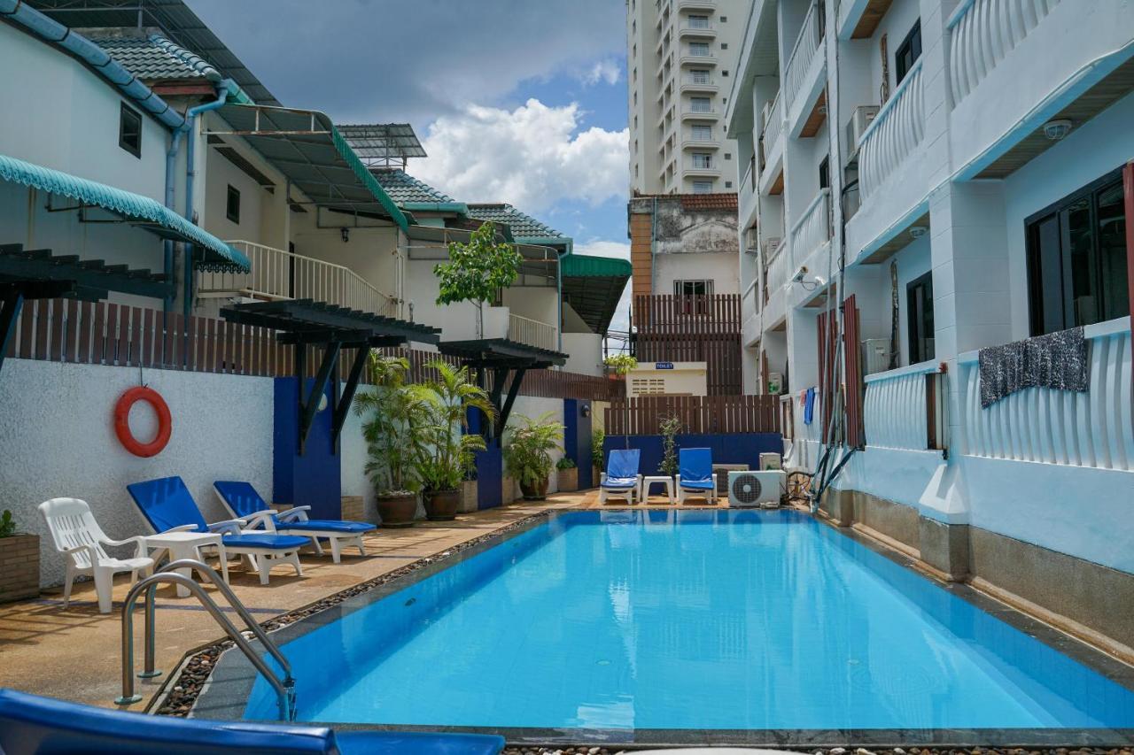 Rattana Beach Hotel By Shanaya Karon Exterior photo